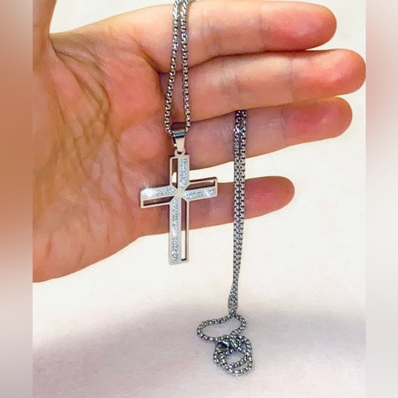 Silver Cross Pendant Necklace. Stainless Steel - Picture 4 of 6